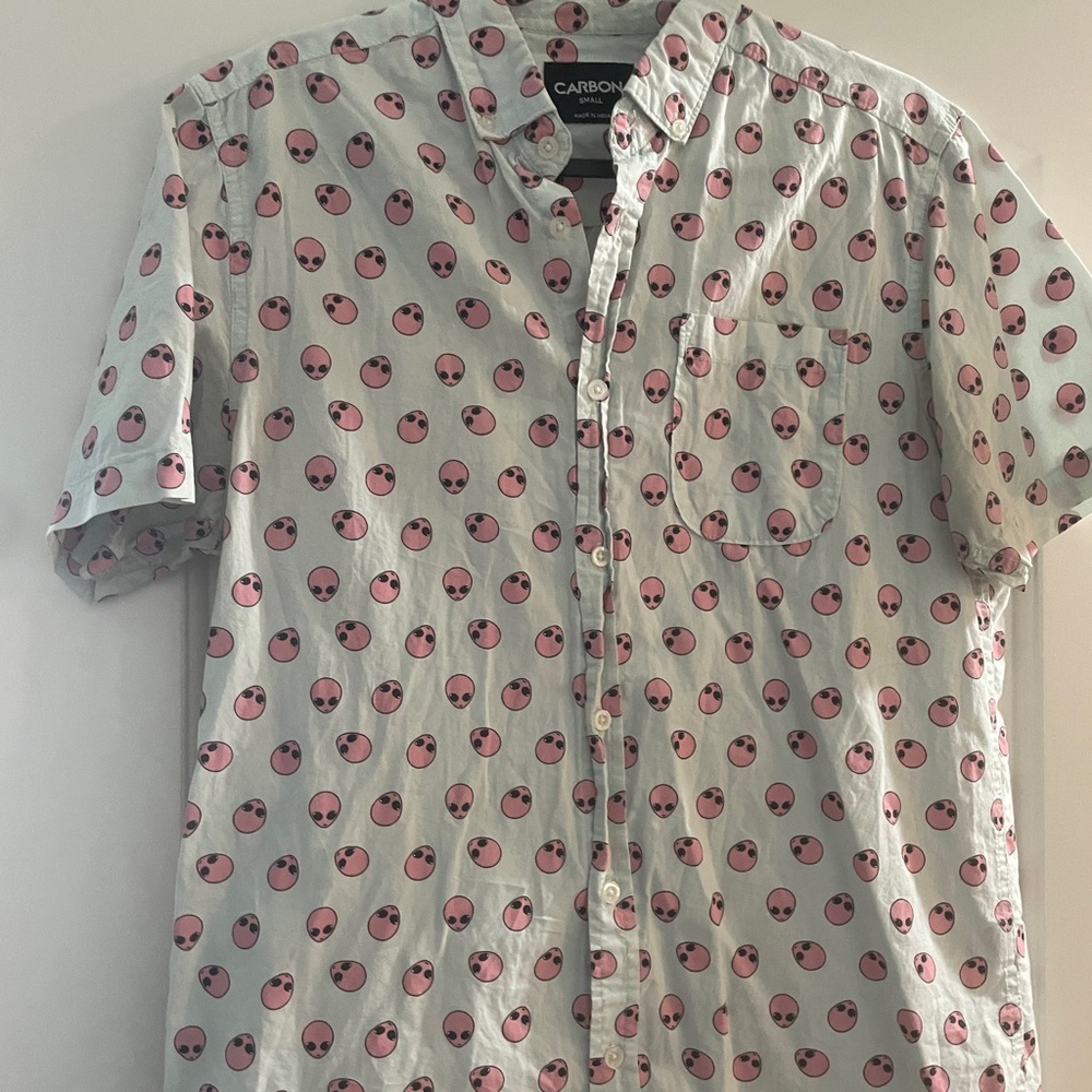Carbon size S shirt with aliens